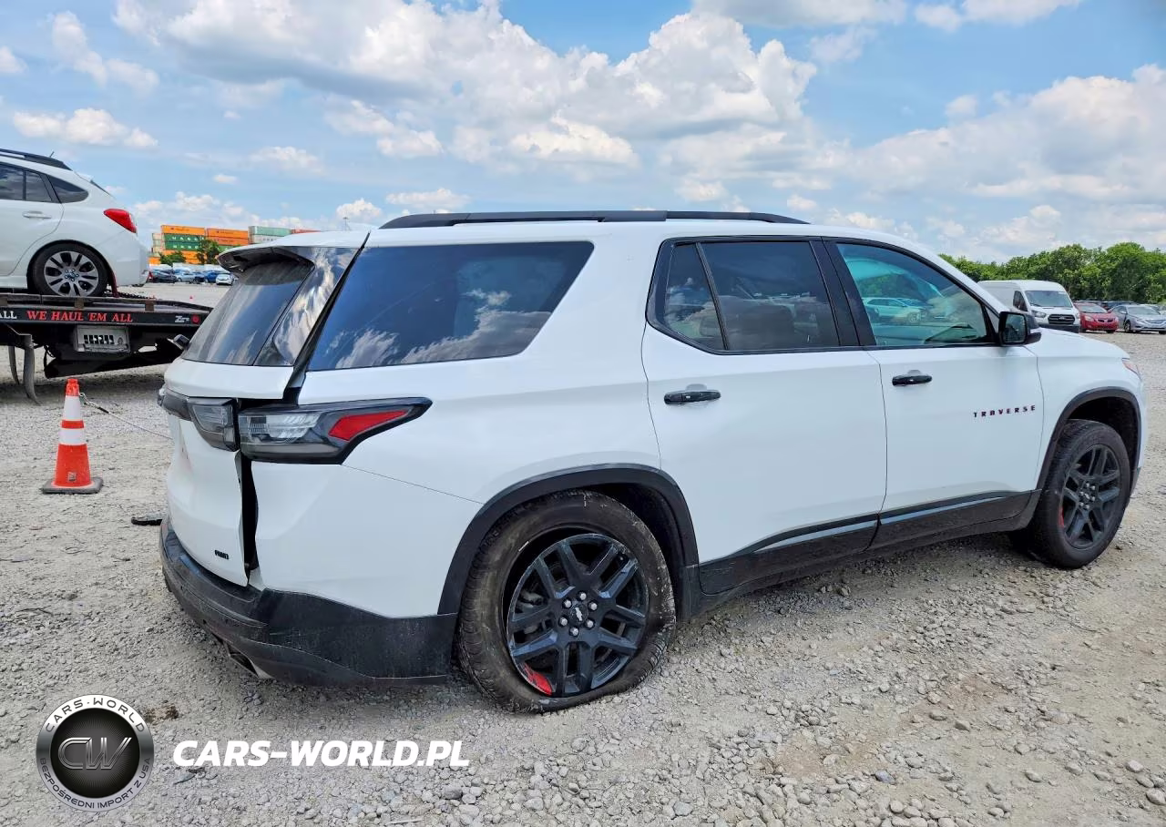 2018 Chevrolet Traverse Premier VIN:1GNEVJKW3JJ224476 - 3