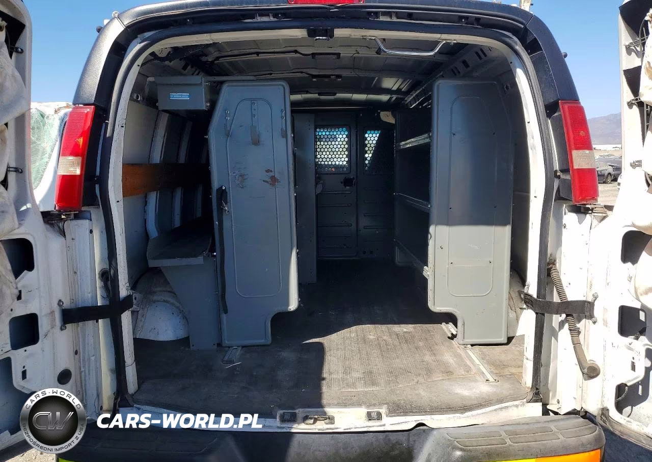 2016 Chevrolet Express 25 VIN:1GCWGAFF8G1198239 - 10