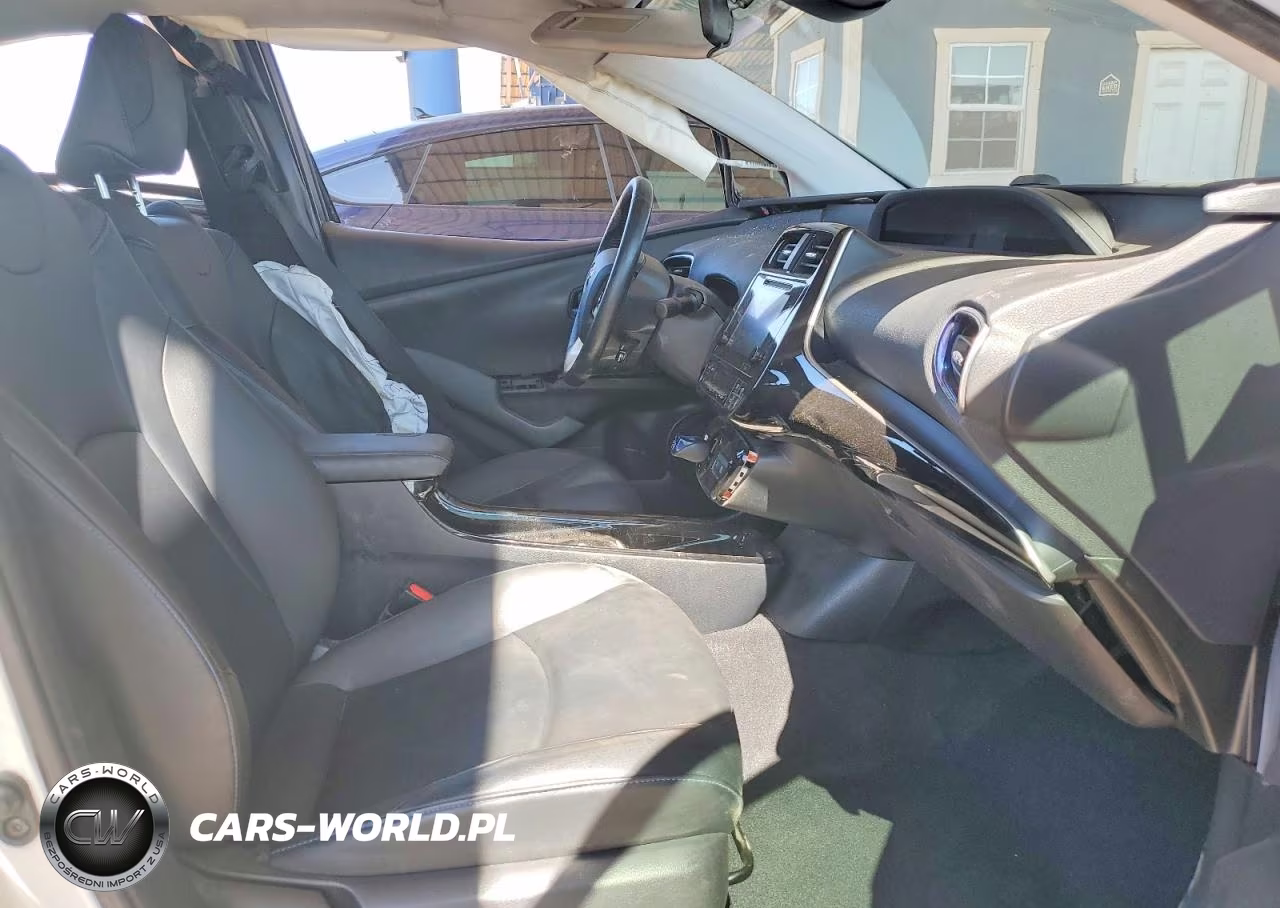 2017 Toyota Prius Three Touring VIN:JTDKARFU1H3038433 - 7
