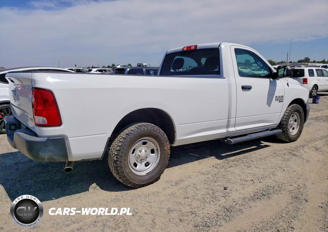 2019 Ram 1500 Classic Tradesman VIN:3C6JR6DG4KG506277 - 3