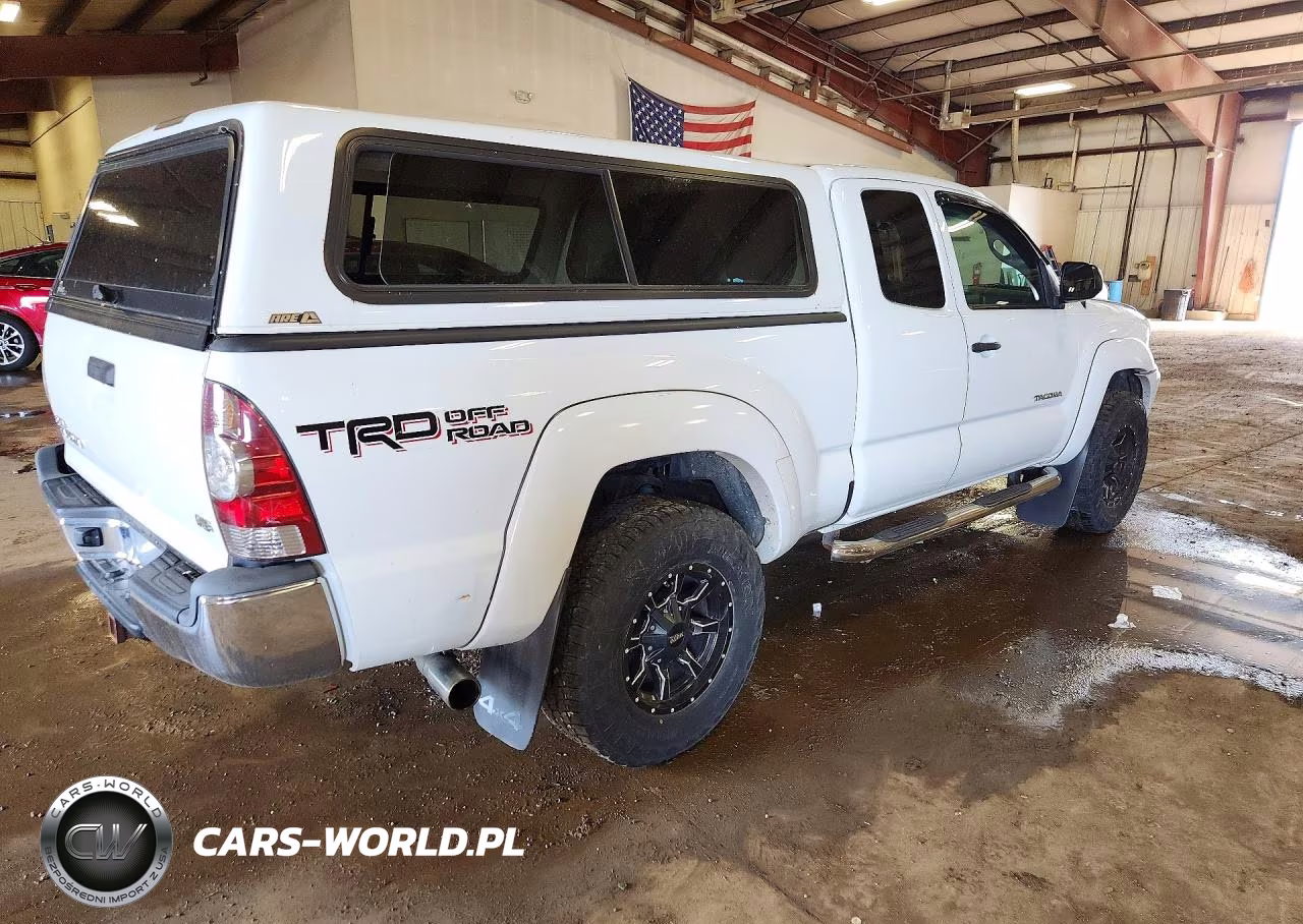 2014 Toyota Tacoma V6 VIN:5TFUU4EN9EX105054 - 3