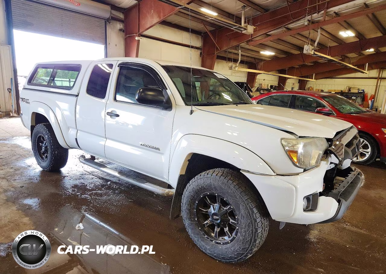 2014 Toyota Tacoma V6 VIN:5TFUU4EN9EX105054 - 4