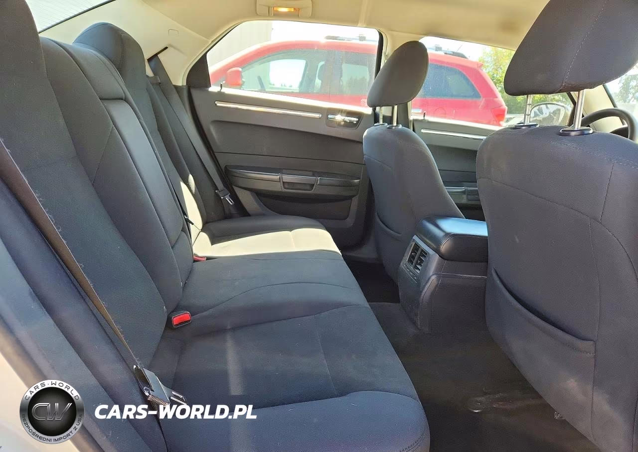 2010 Chrysler 300 Touring VIN:2C3CA4CDXAH307211 - 10