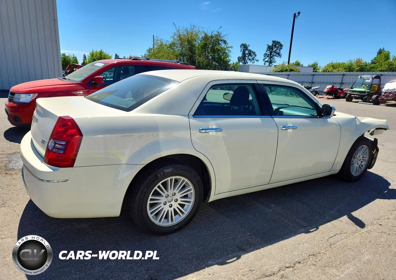 2010 Chrysler 300 Touring VIN:2C3CA4CDXAH307211 - 3