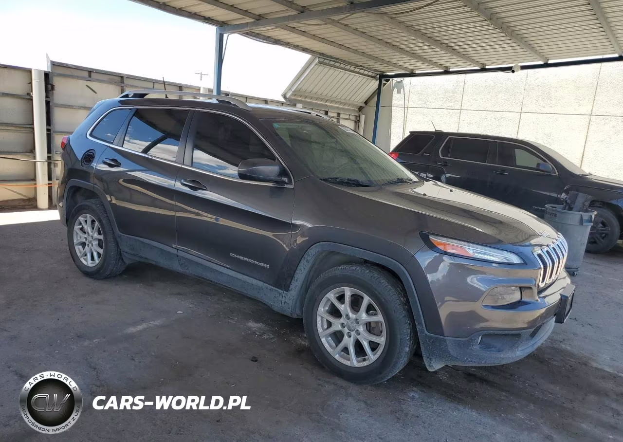 2017 Jeep Cherokee Latitude VIN:1C4PJMCB1HW631025 - 4