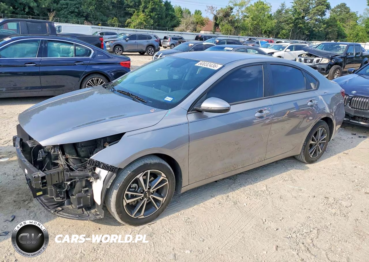 2024 Kia Forte Lxs – zdjęcie 1 z 12