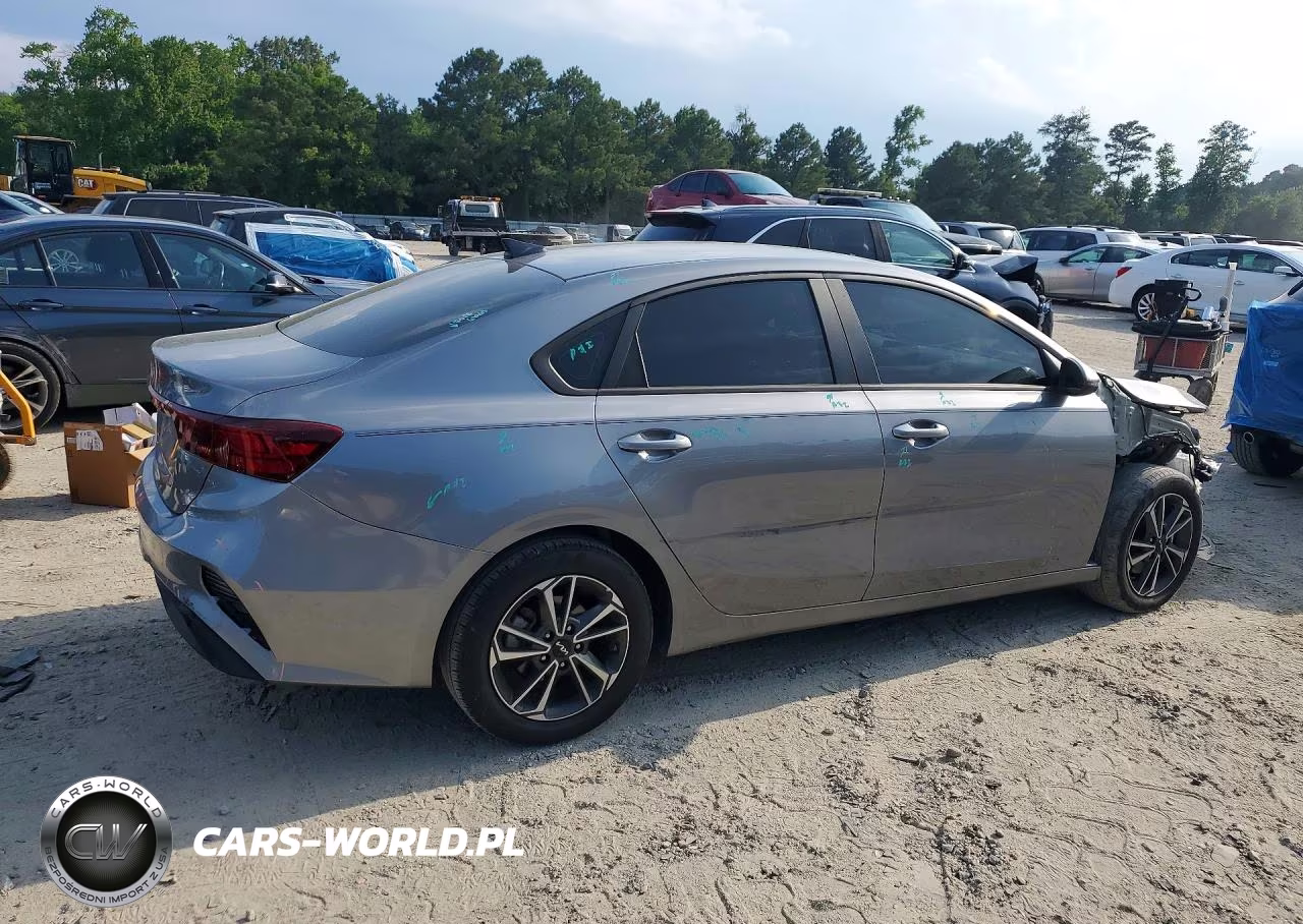 2024 Kia Forte Lxs VIN:3KPF24AD4RE755735 - 3