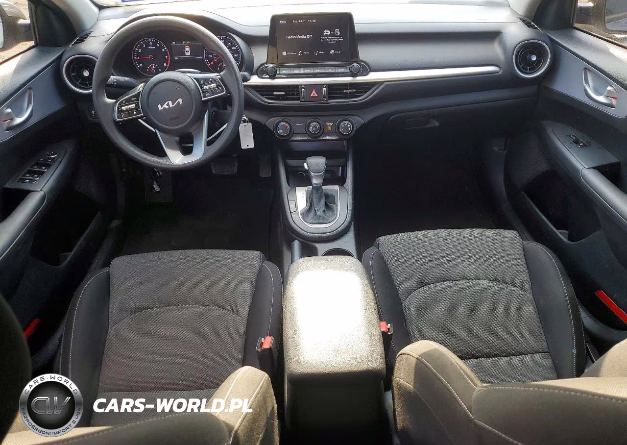 2024 Kia Forte Lxs VIN:3KPF24AD4RE755735 - 8