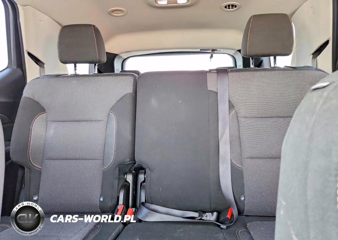 2019 Chevrolet Traverse Ls VIN:1GNERFKW8KJ238263 - 10