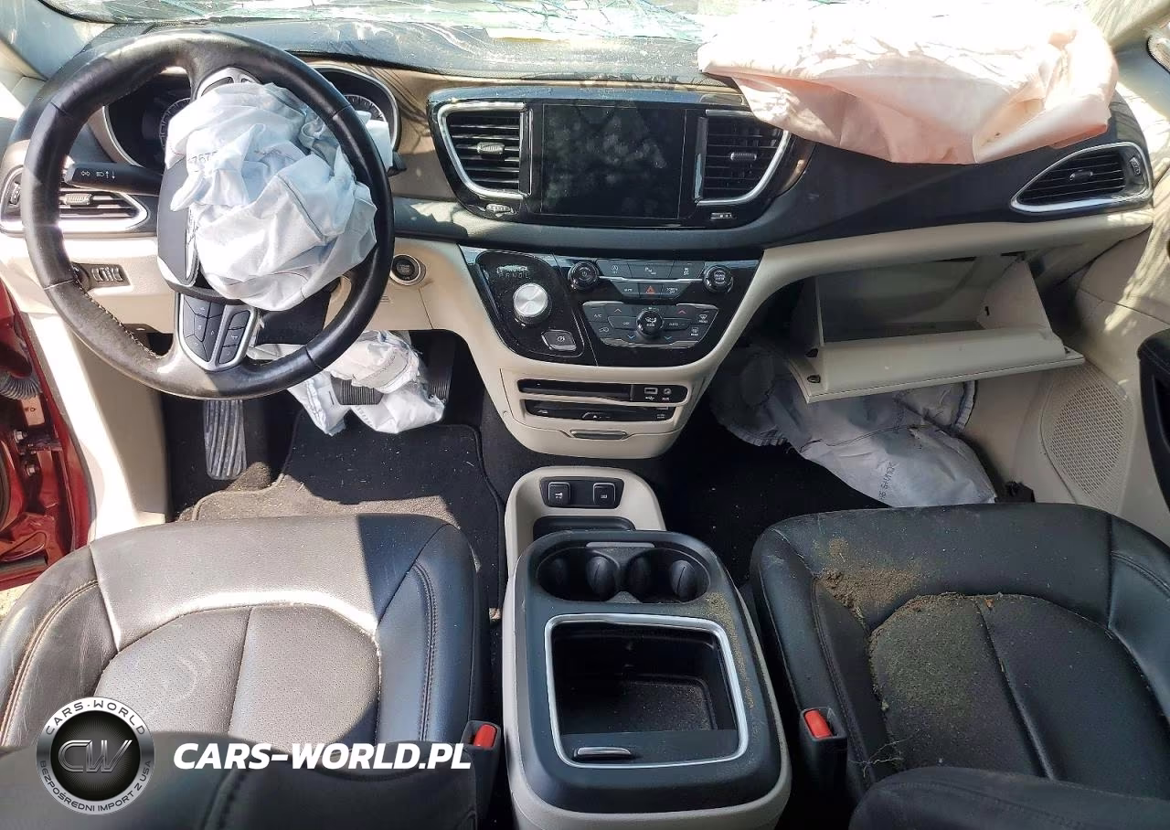 2019 Chrysler Pacifica Touring L Plus VIN:2C4RC1EG9KR644082 - 8