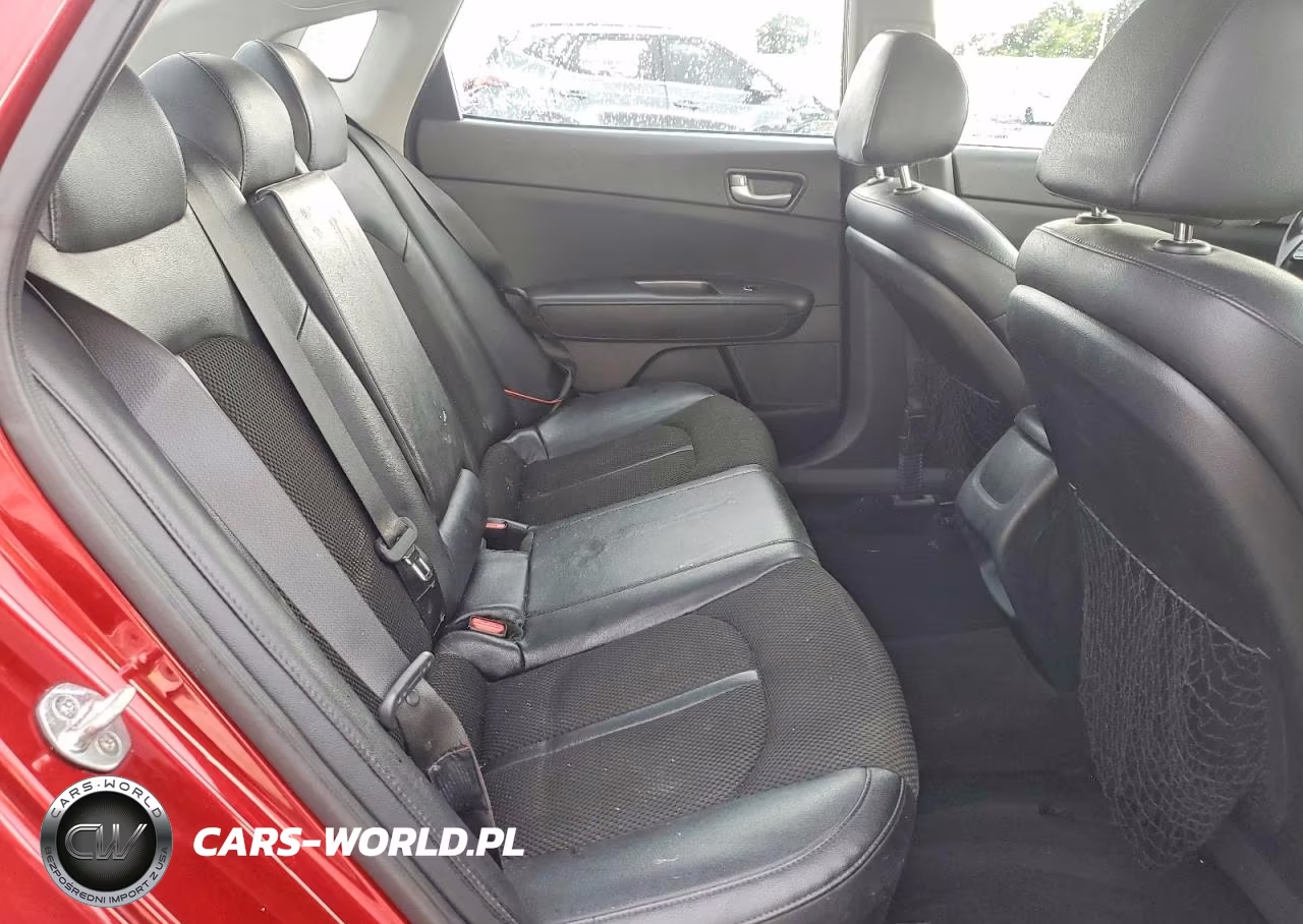 2019 Kia Optima S VIN:5XXGT4L38KG284126 - 10
