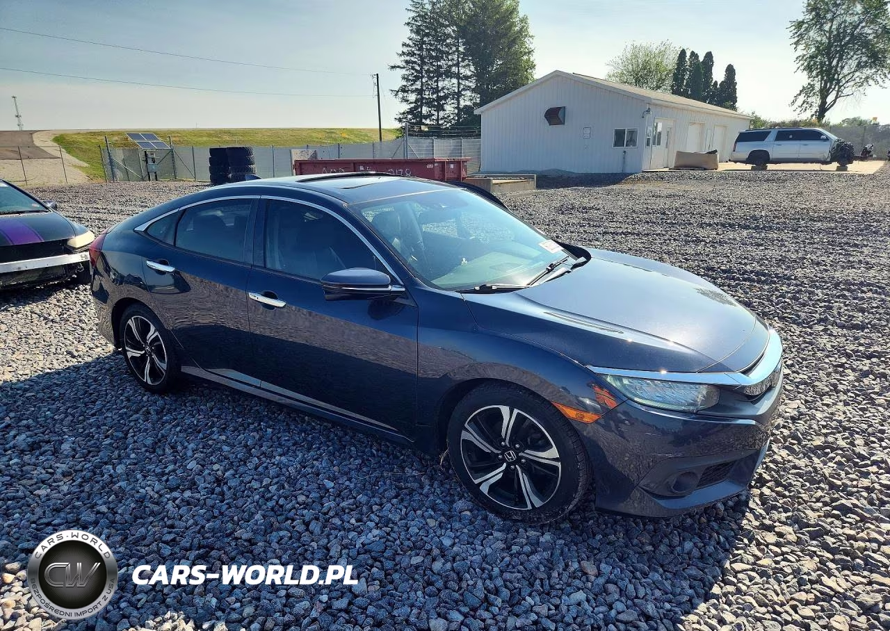 2016 Honda Civic Touring VIN:19XFC1F9XGE013157 - 4