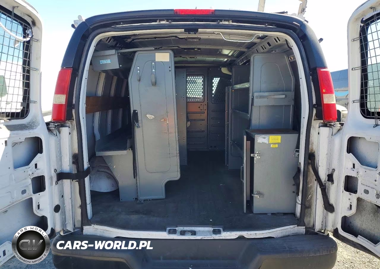 2016 Chevrolet Express 25 VIN:1GCWGAFF5G1197114 - 10