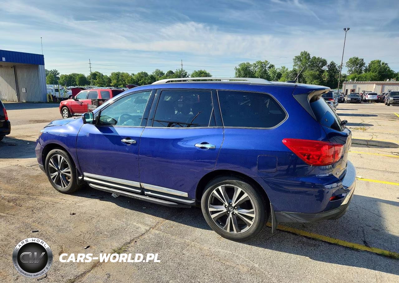 2017 Nissan Pathfinder Platinum VIN:5N1DR2MM3HC633386 - 2