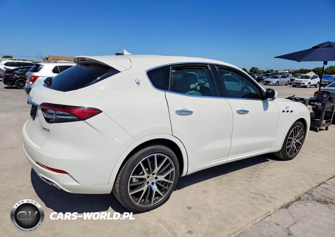 2022 Maserati Levante Base VIN:ZN661XUA2NX394729 - 3