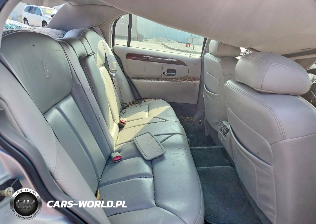 1998 Lincoln Town Car Cartier VIN:1LNFM83W6WY630754 - 10