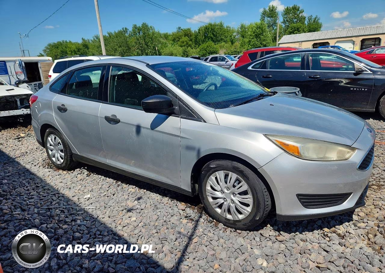 2017 Ford Focus S VIN:1FADP3E20HL307192 - 4