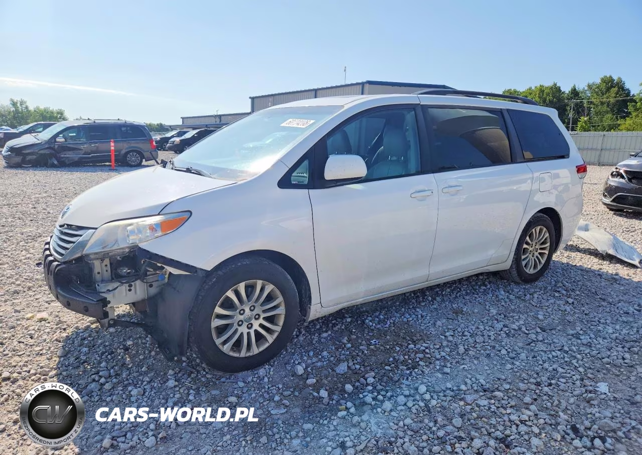 2014 Toyota Sienna Xle 8-Passenger