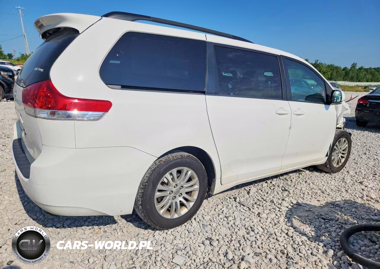 2014 Toyota Sienna Xle 8-Passenger VIN:5TDYK3DC6ES421325 - 3