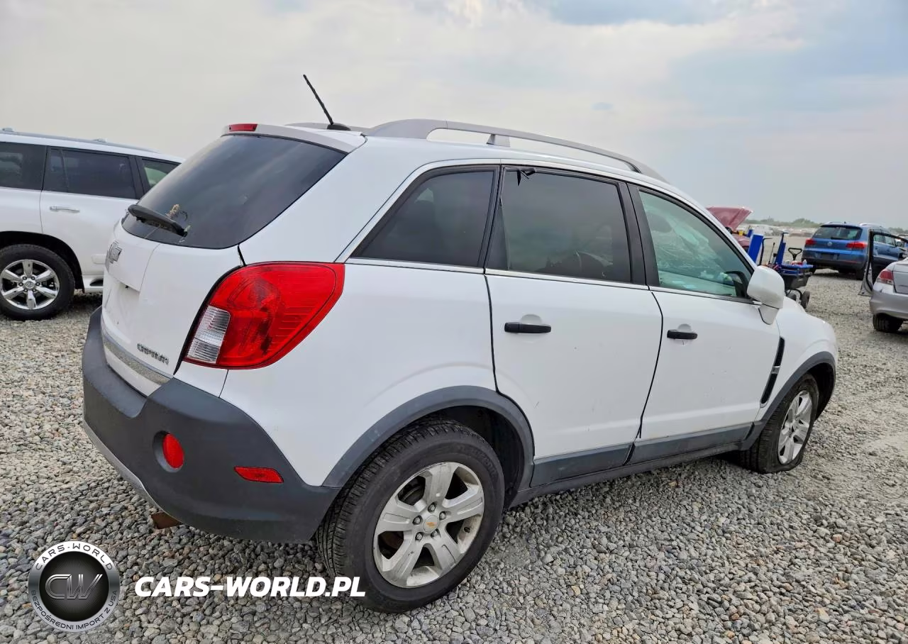 2013 Chevrolet Captiva Ls VIN:3GNAL2EK2DS627063 - 3