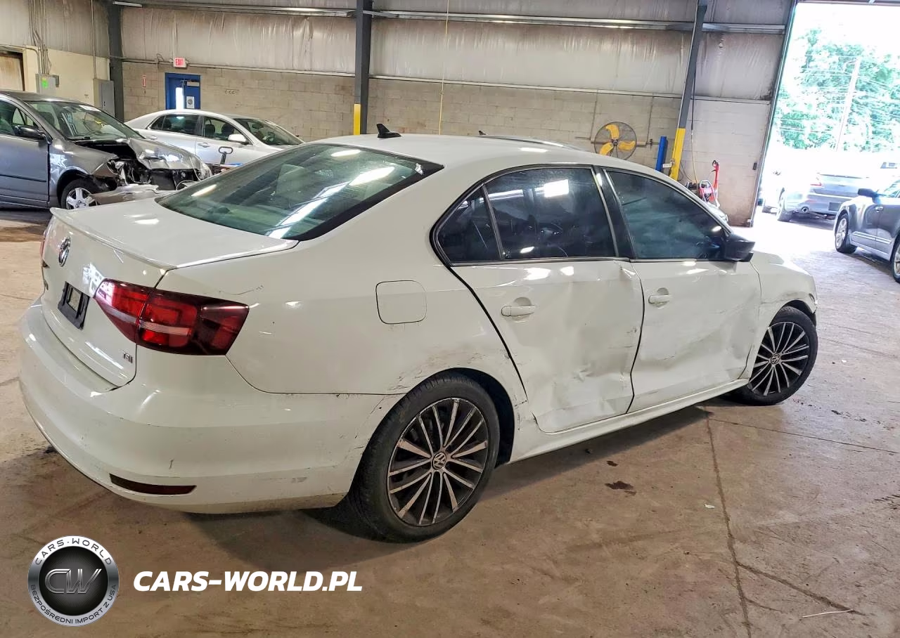 2016 Volkswagen Jetta Sport VIN:3VWD17AJ6GM349943 - 3