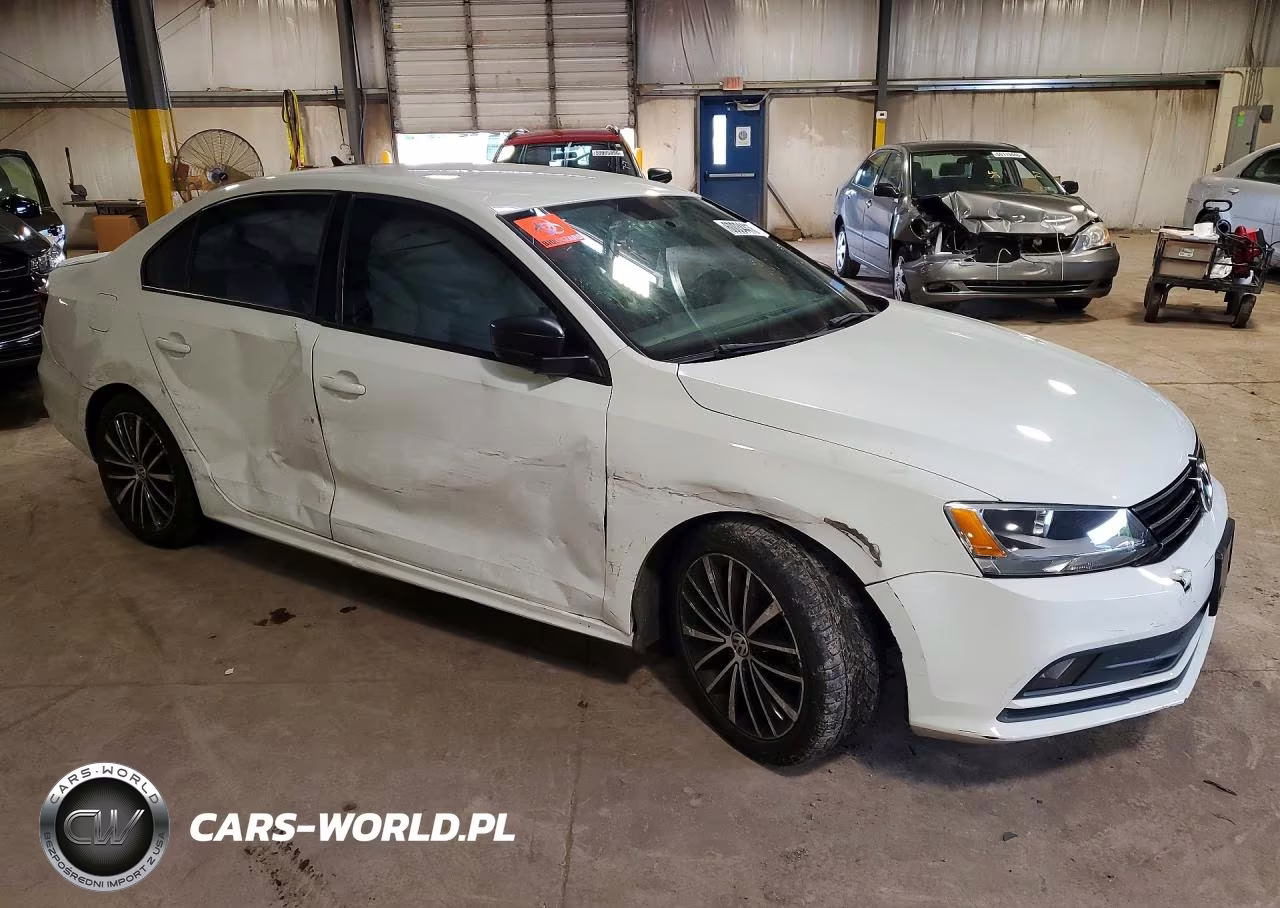 2016 Volkswagen Jetta Sport VIN:3VWD17AJ6GM349943 - 4