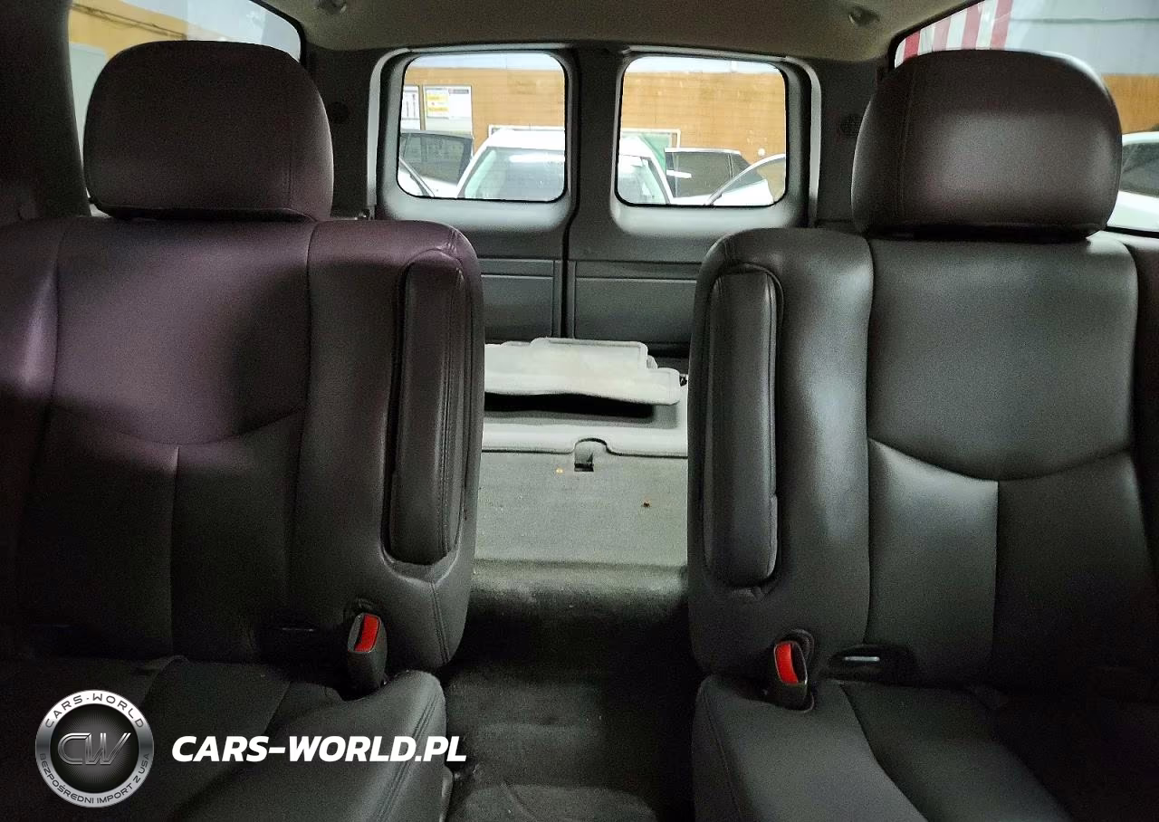 2004 Chevrolet Suburban K1500 VIN:1GNFK16Z74J282497 - 10