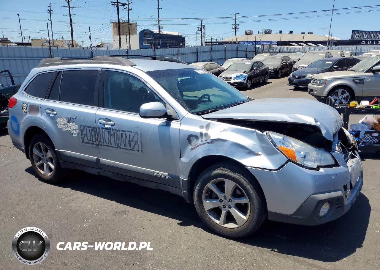 2013 Subaru Outback 2.5I Premium VIN:4S4BRBCC8D3234774 - 4