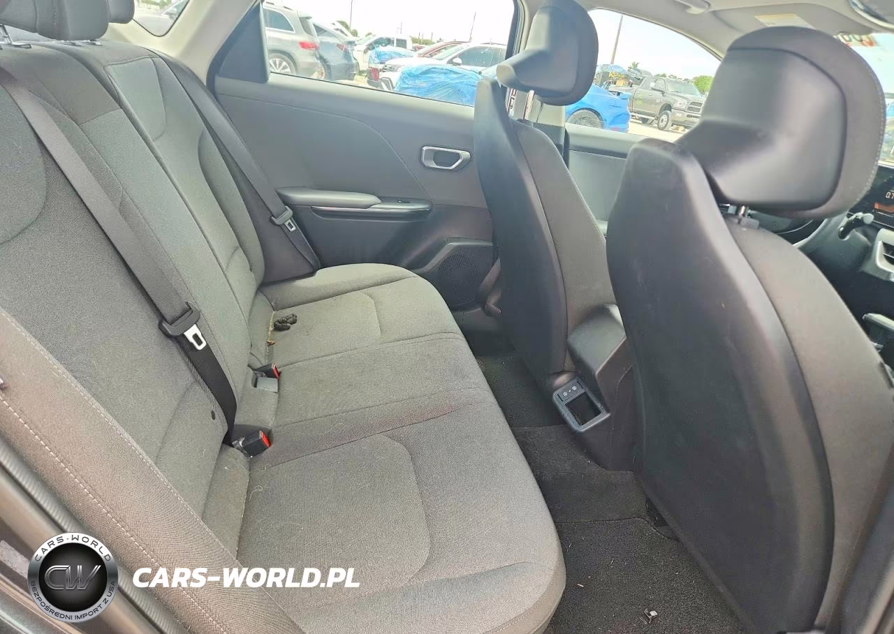 2025 Kia K4 Lxs VIN:3KPFT4DE8SE094475 - 10