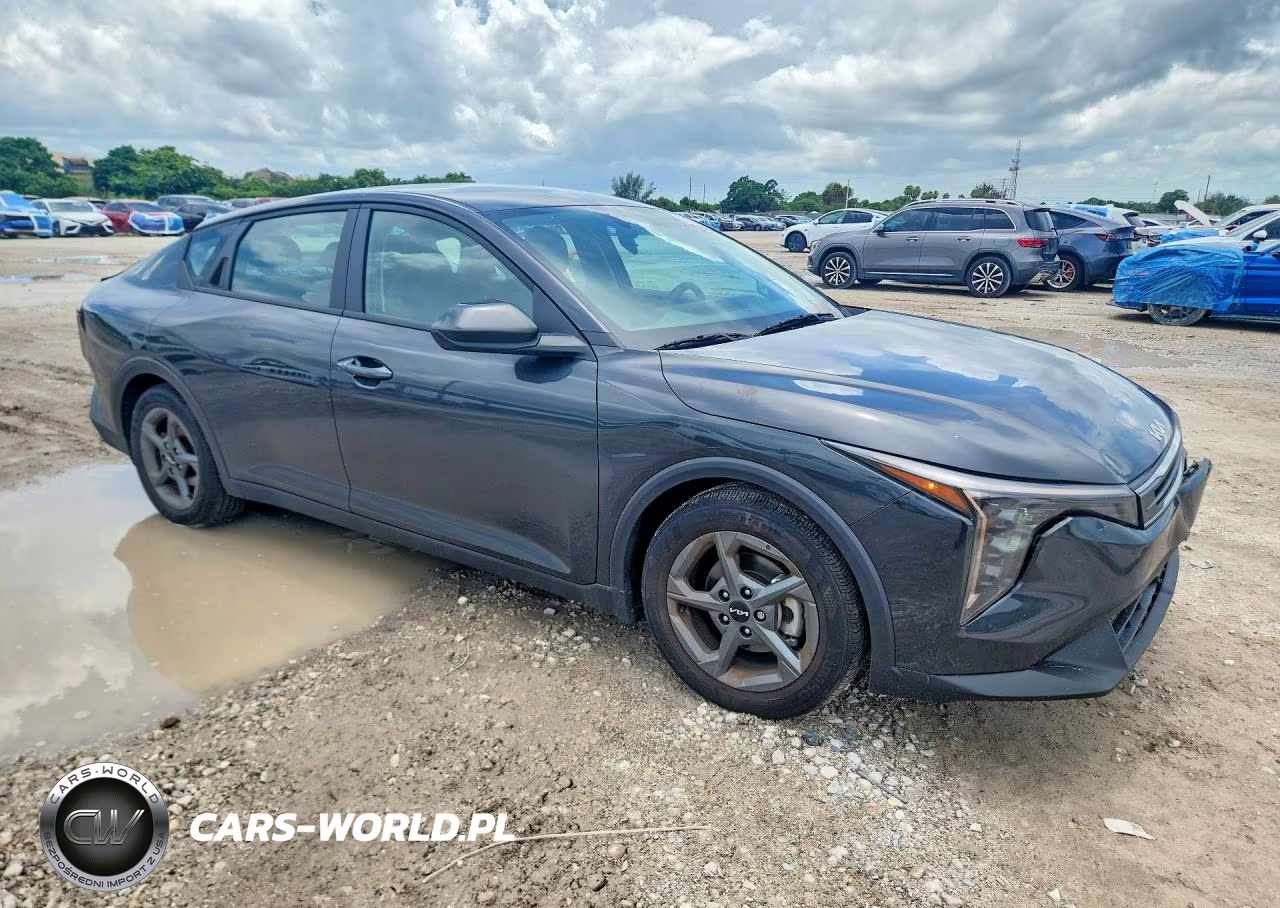 2025 Kia K4 Lxs VIN:3KPFT4DE8SE094475 - 4
