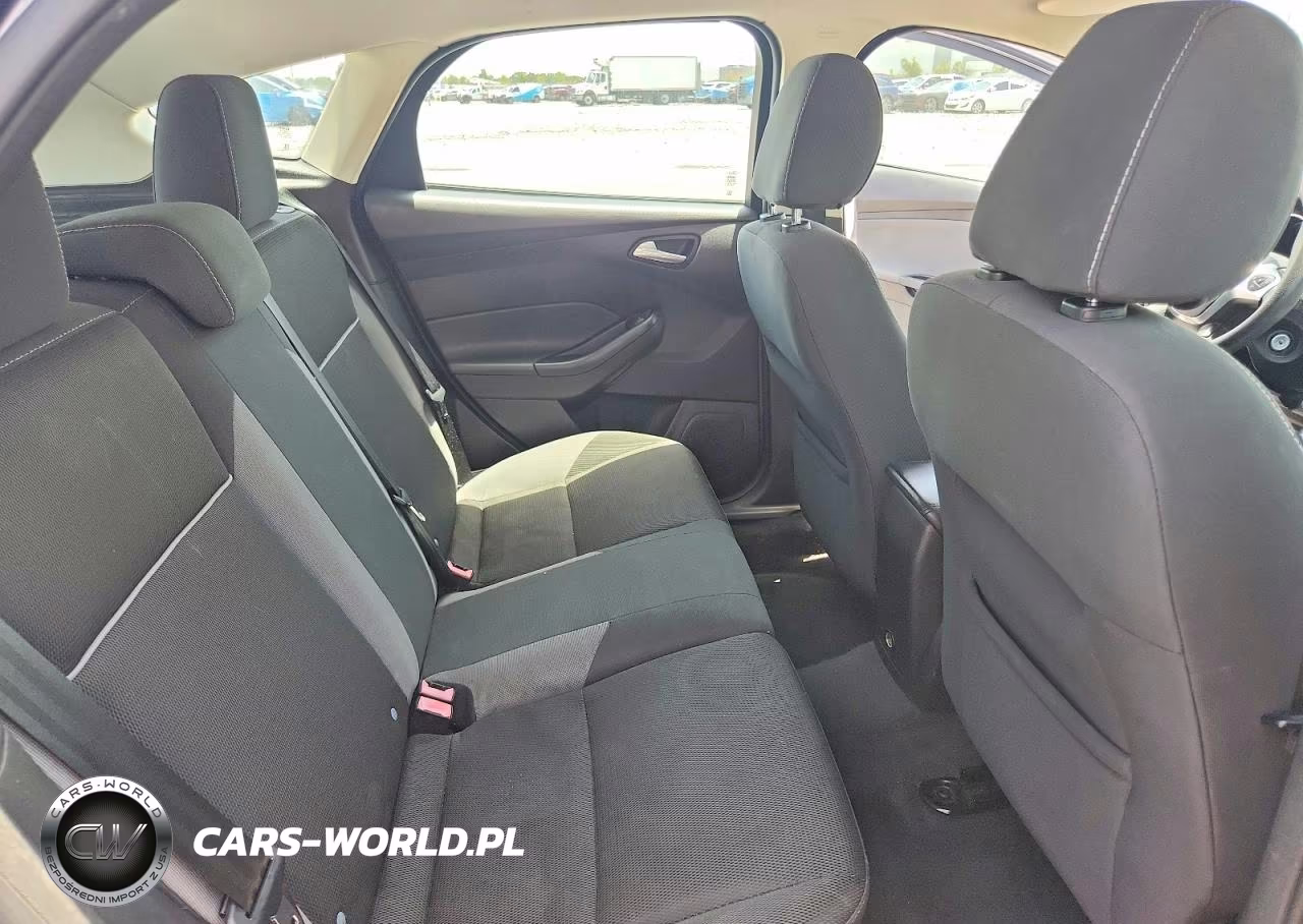 2014 Ford Focus Se VIN:1FADP3K21EL252090 - 10