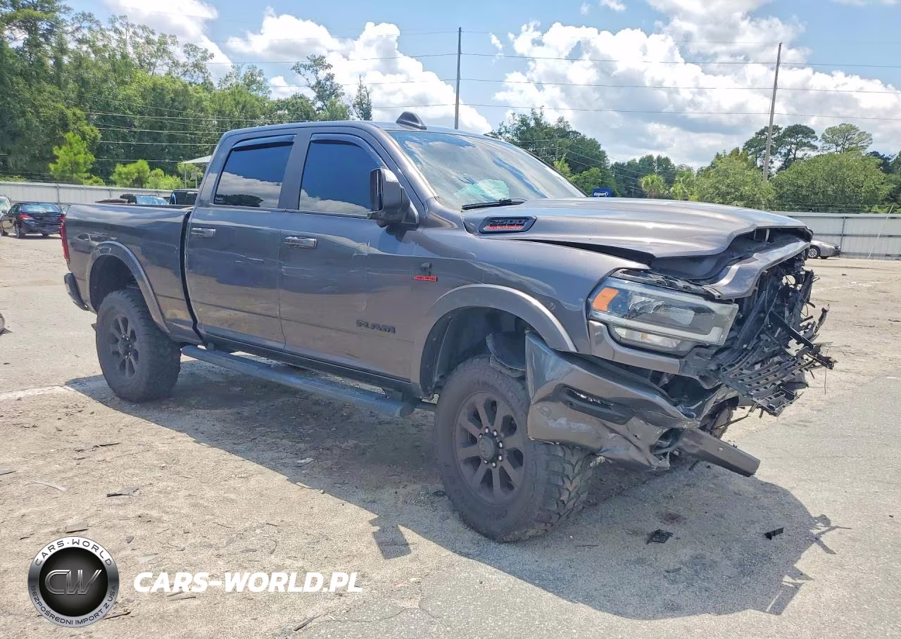 2020 Ram 2500 Laramie VIN:3C6UR5FL1LG244107 - 4