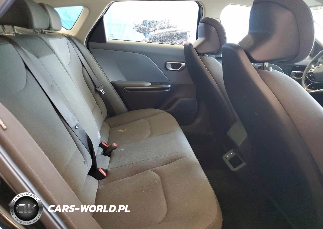 2025 Kia K4 Lxs VIN:3KPFT4DE1SE086007 - 10