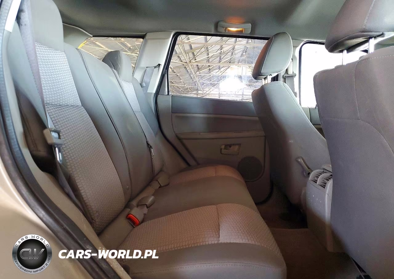 2008 Jeep Grand Cherokee Laredo VIN:1J8GR48K78C157075 - 10