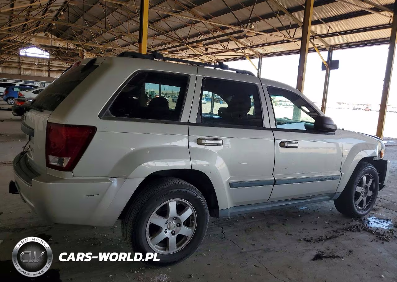2008 Jeep Grand Cherokee Laredo VIN:1J8GR48K78C157075 - 3