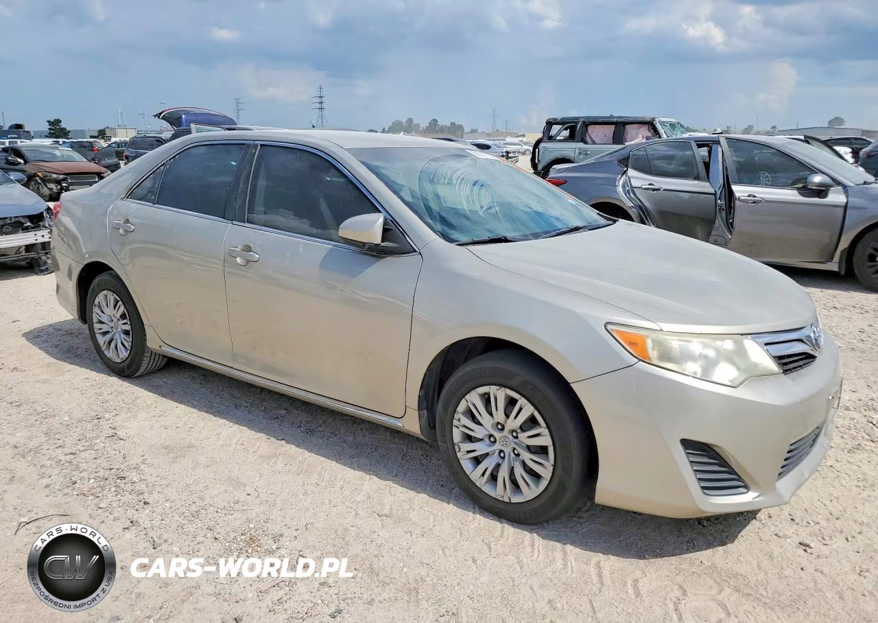 2014 Toyota Camry Le VIN:4T4BF1FK9ER422159 - 4