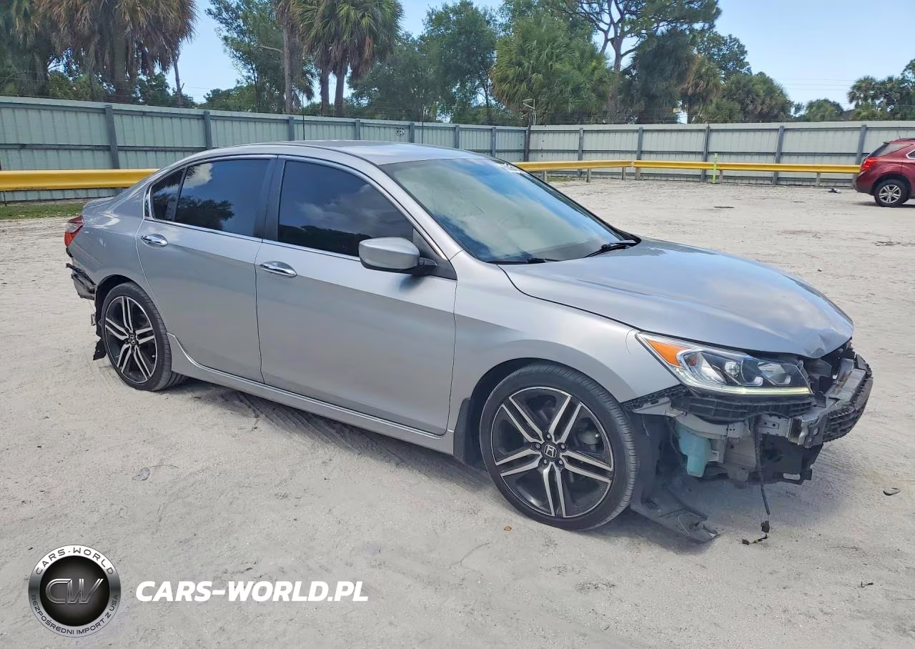 2017 Honda Accord Sport Special Edition VIN:1HGCR2F13HA038764 - 4