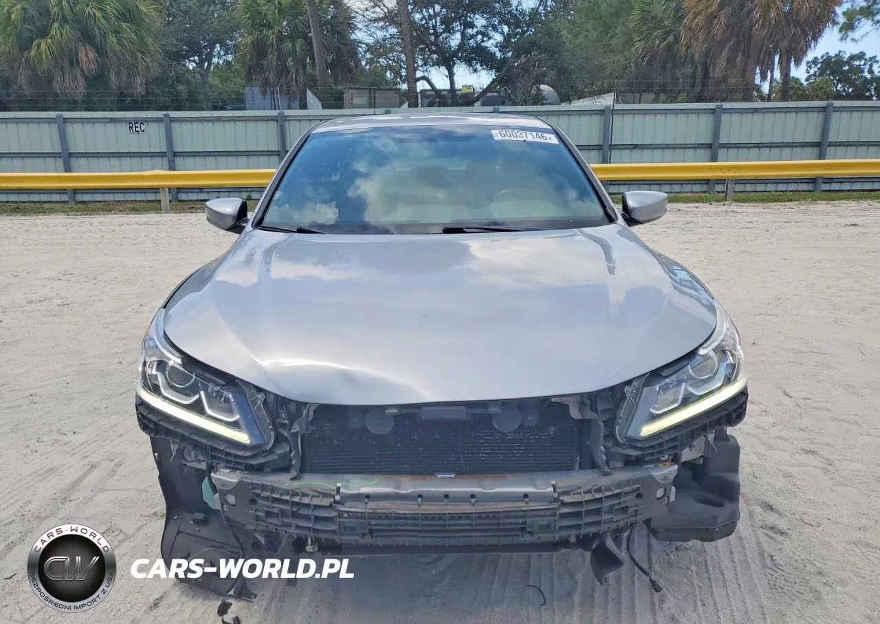 2017 Honda Accord Sport Special Edition VIN:1HGCR2F13HA038764 - 5