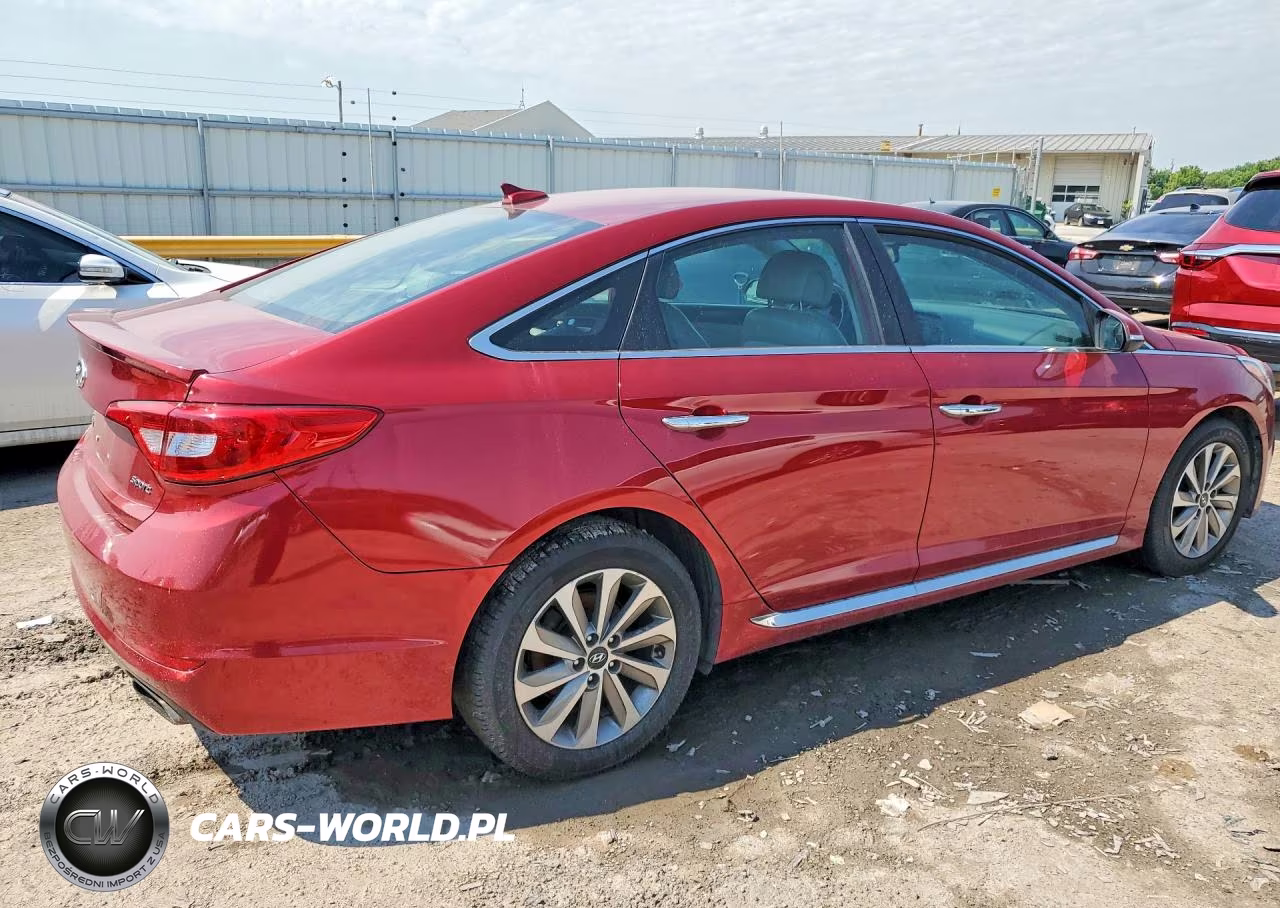 2015 Hyundai Sonata Sport VIN:5NPE34AF4FH074931 - 3