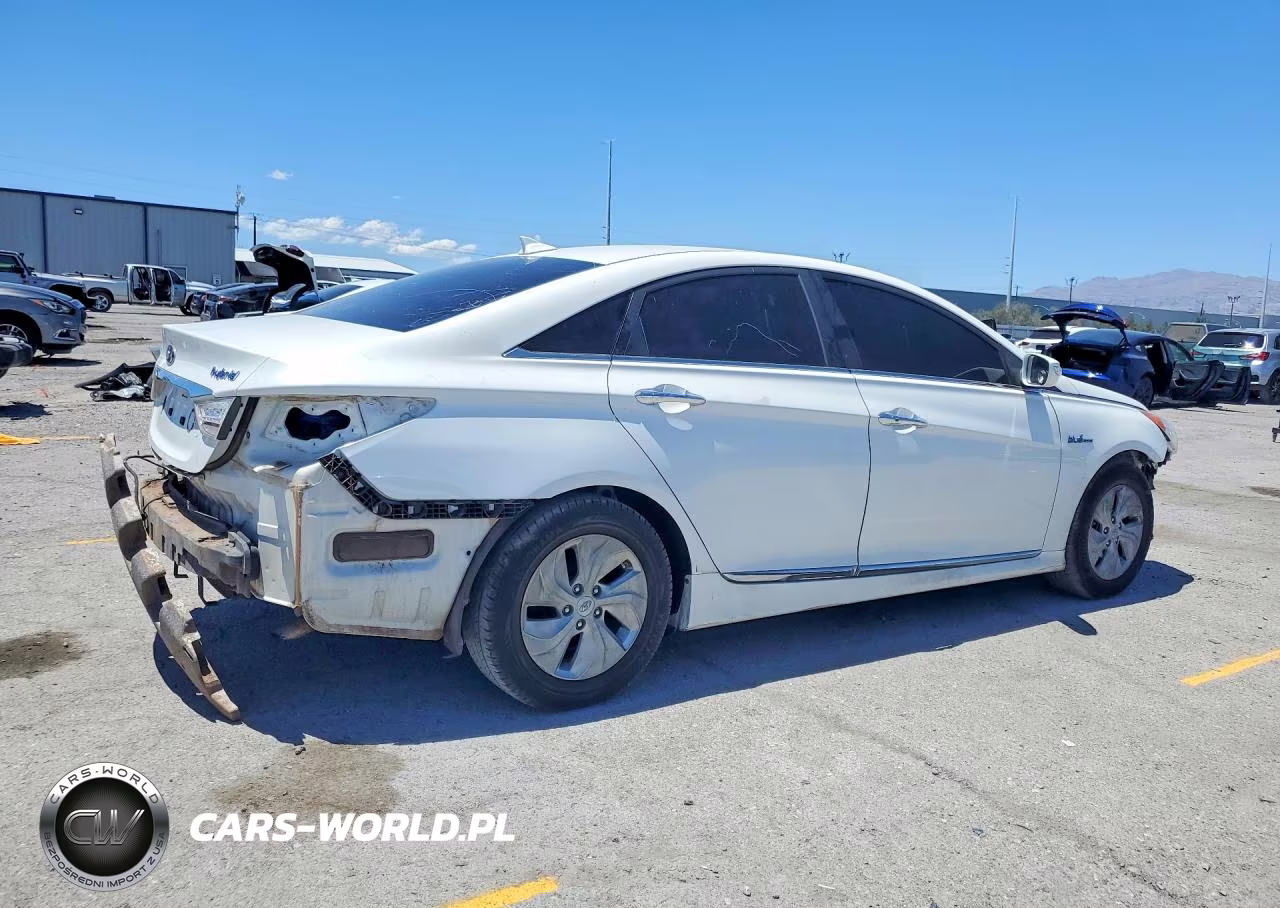 2014 Hyundai Sonata Hybrid VIN:KMHEC4A43EA116716 - 3