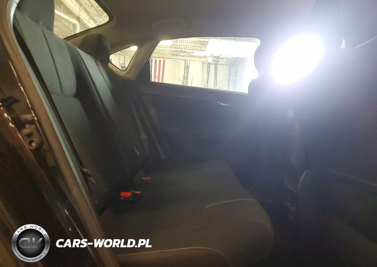 2018 Nissan Sentra S VIN:3N1AB7APXJY340205 - 10