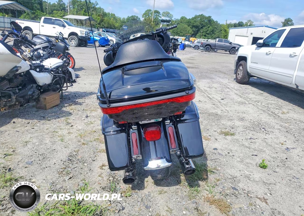 2018 Harley-Davidson Flhtcu Ultra Classic Electra Glide VIN:1HD1FCC19JB619984 - 4
