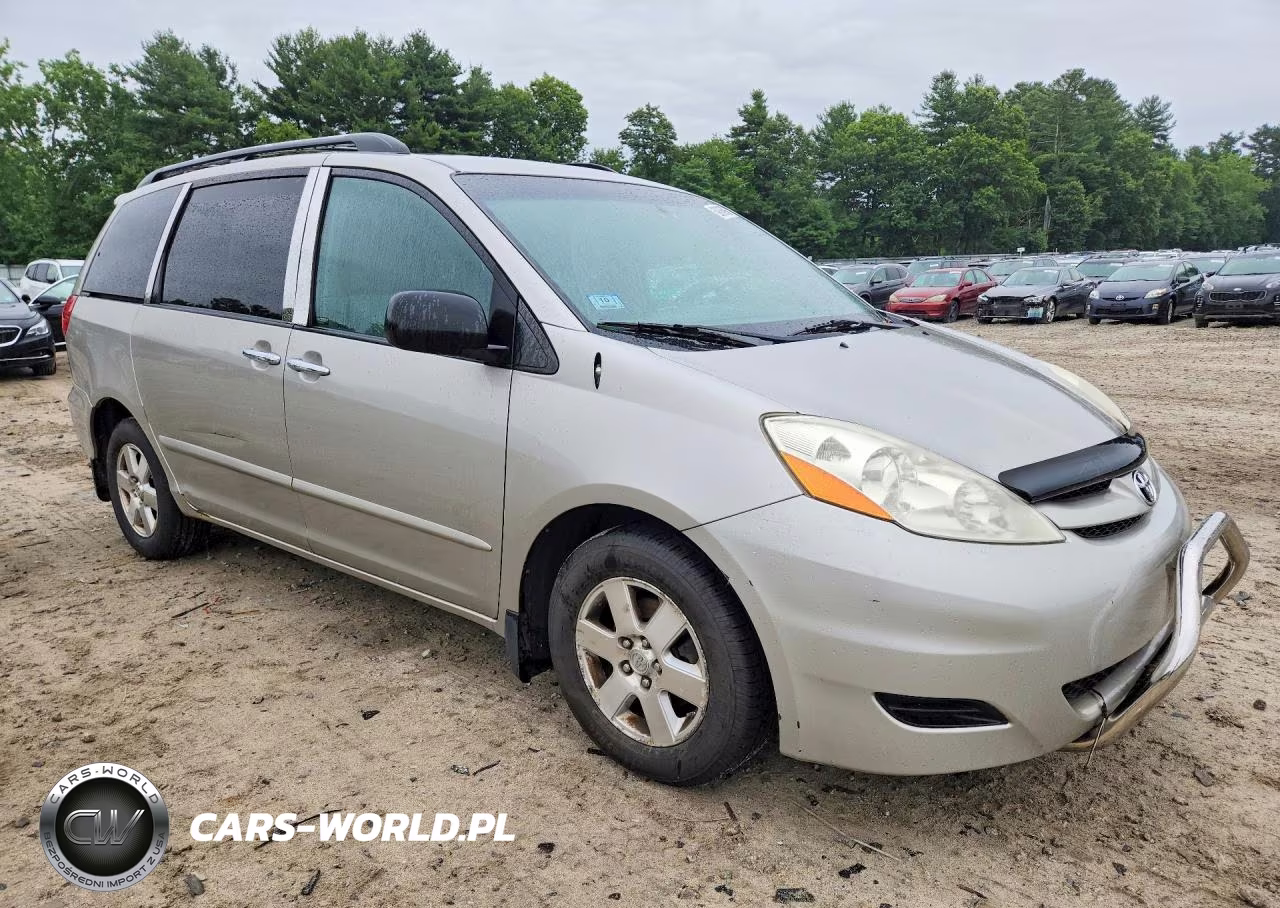 2009 Toyota Sienna Le 7-Passenger VIN:5TDZK23C09S262615 - 4