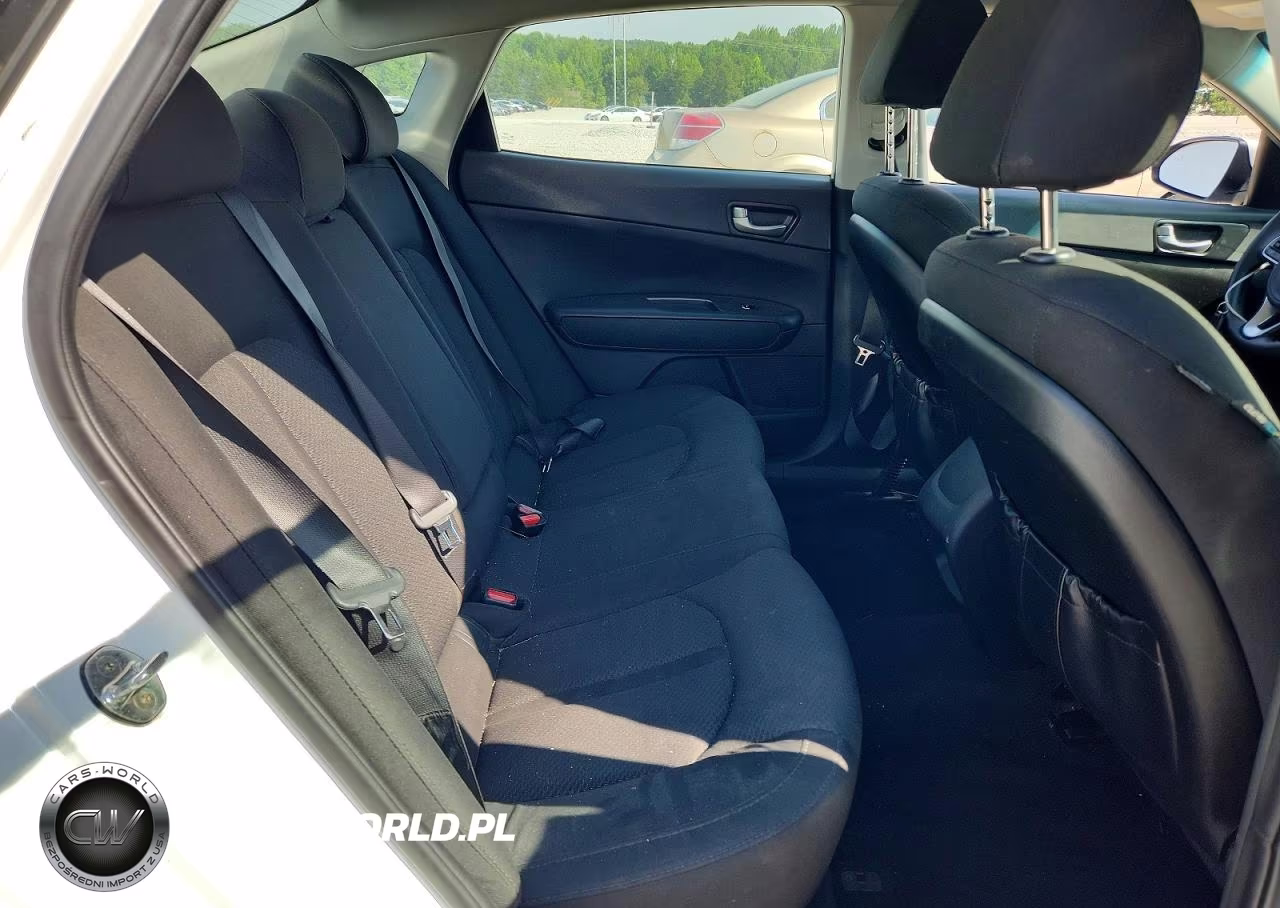 2018 Kia Optima Lx VIN:5XXGT4L37JG252198 - 10