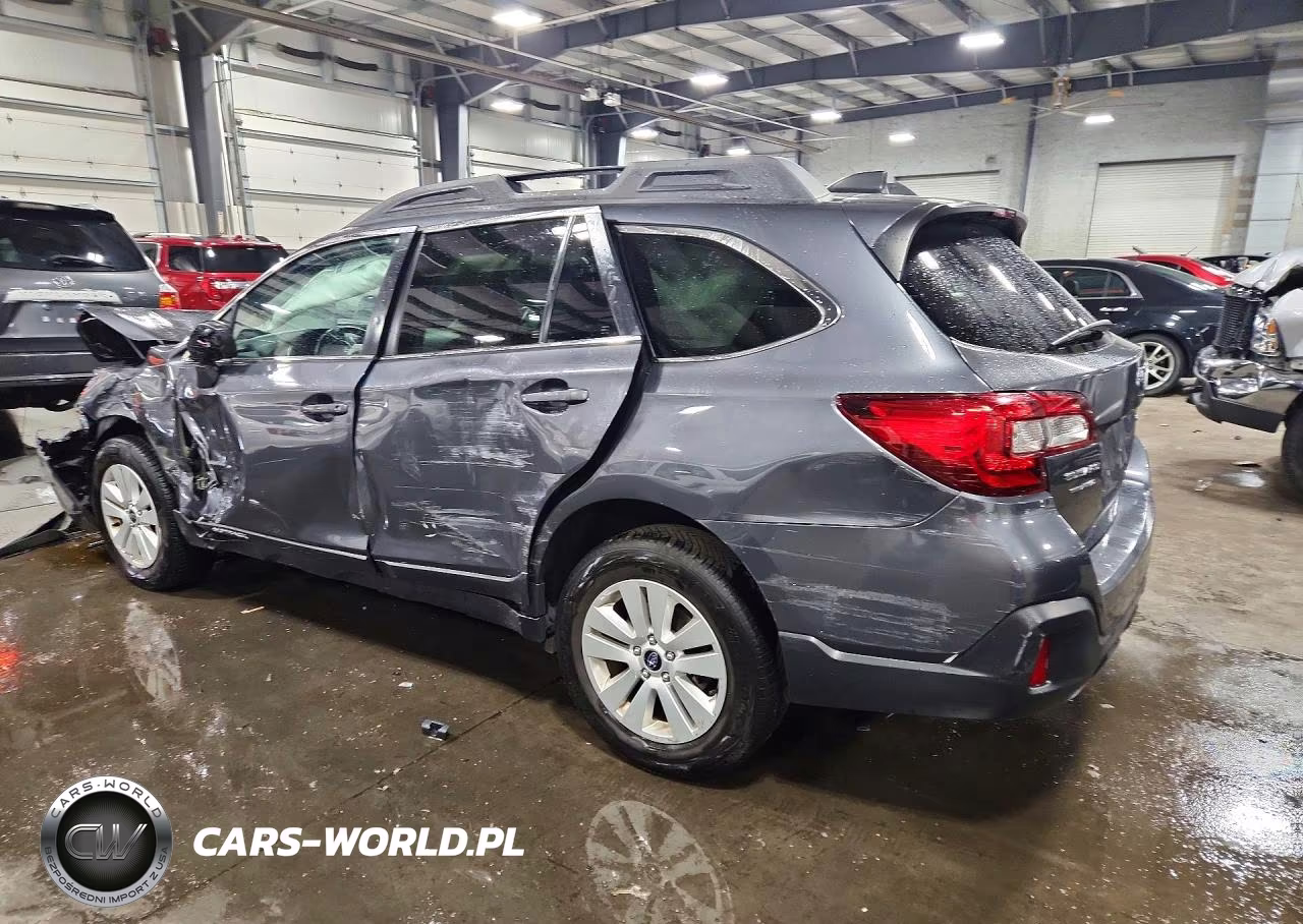 2018 Subaru Outback 2.5I Premium VIN:4S4BSACC3J3283083 - 2