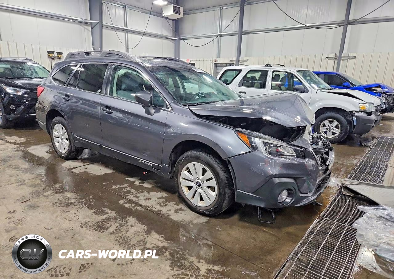 2018 Subaru Outback 2.5I Premium VIN:4S4BSACC3J3283083 - 4