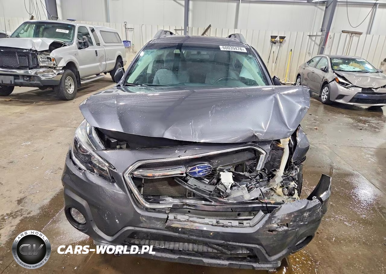 2018 Subaru Outback 2.5I Premium VIN:4S4BSACC3J3283083 - 5