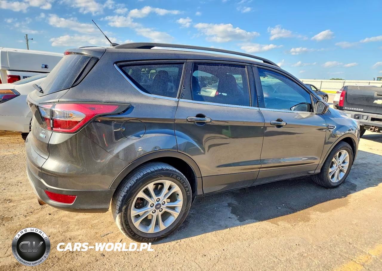 2017 Ford Escape Se VIN:1FMCU9GD1HUA82173 - 3
