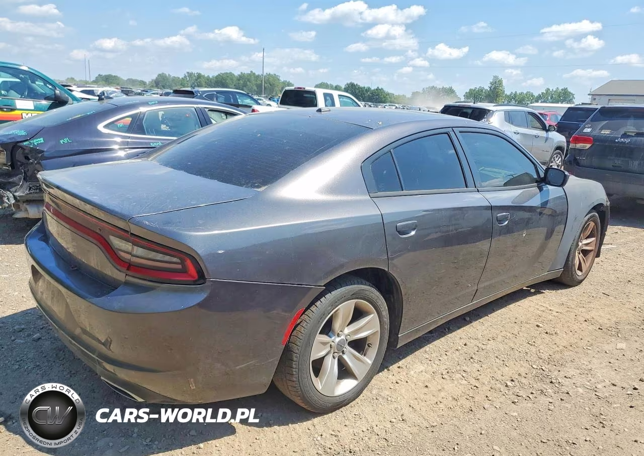 2015 Dodge Charger Sxt VIN:2C3CDXHG3FH835627 - 3