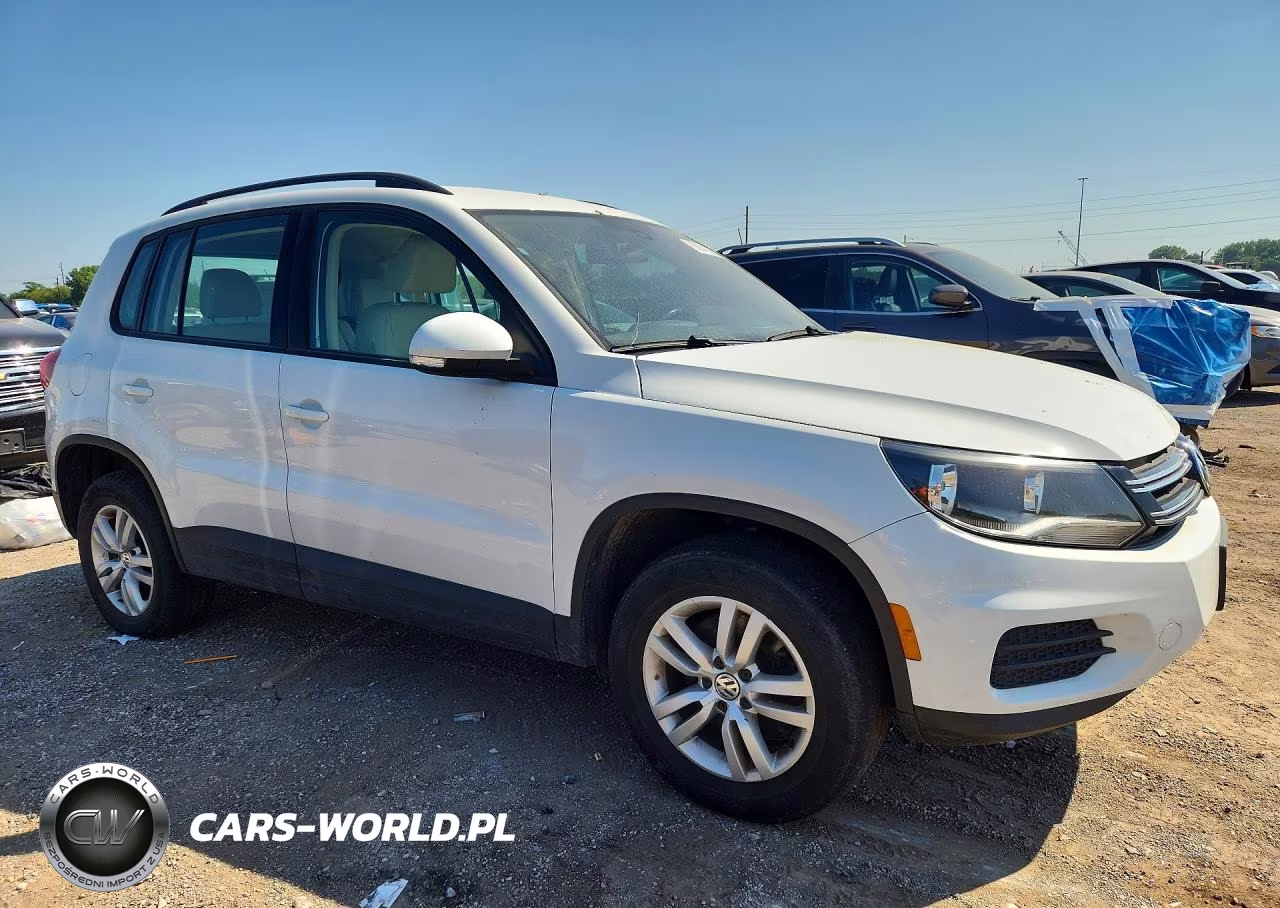 2017 Volkswagen Tiguan S VIN:WVGBV7AXXHW510908 - 4